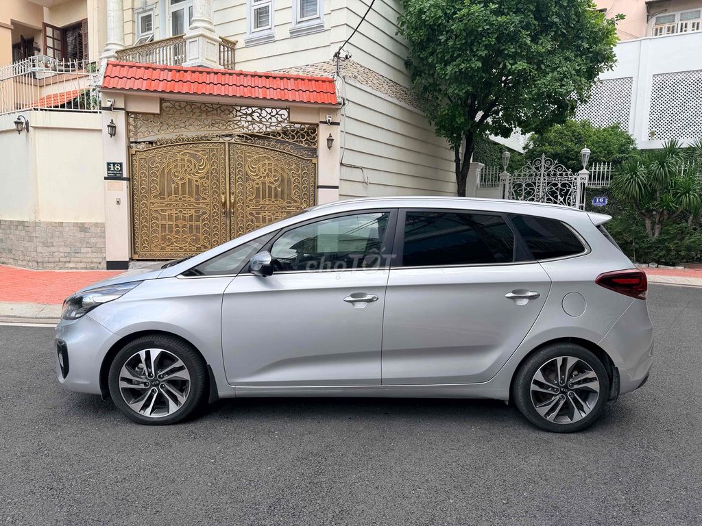 Kia Rondo 2017 - ảnh 3
