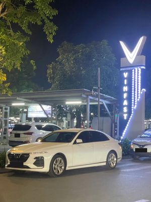 VinFast Lux A2.0 - ảnh 1