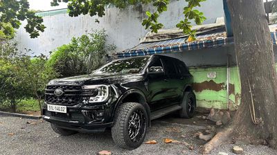 Ford Everest 2024 - ảnh 1