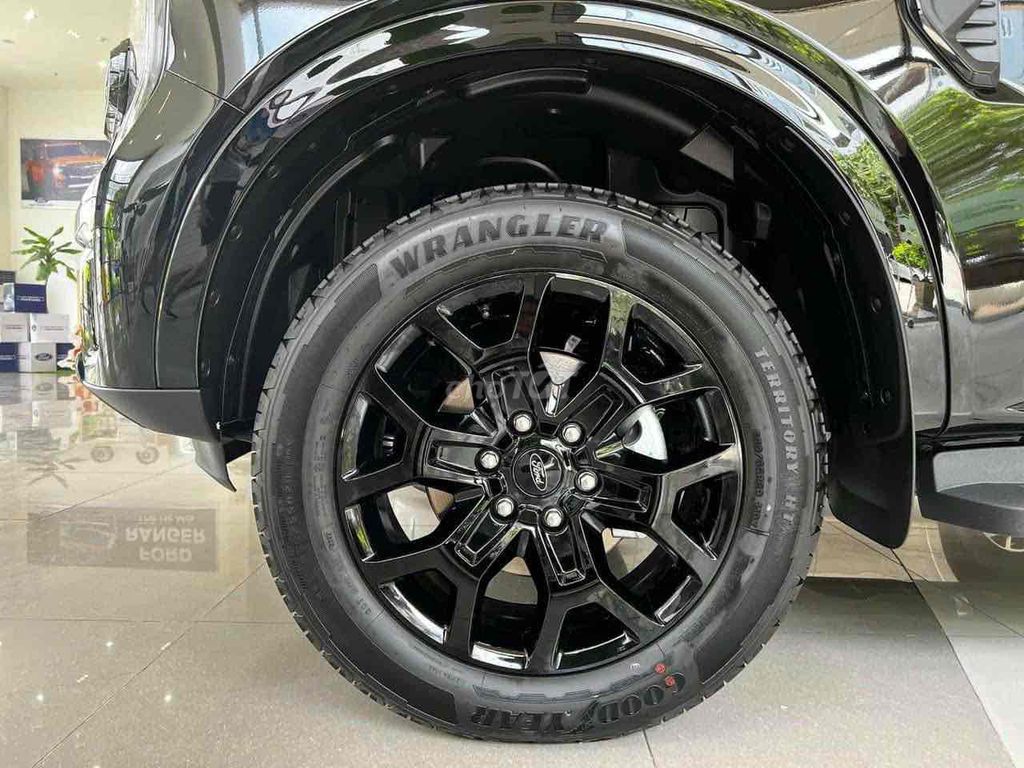 Ford Everest 2026 - ảnh 2