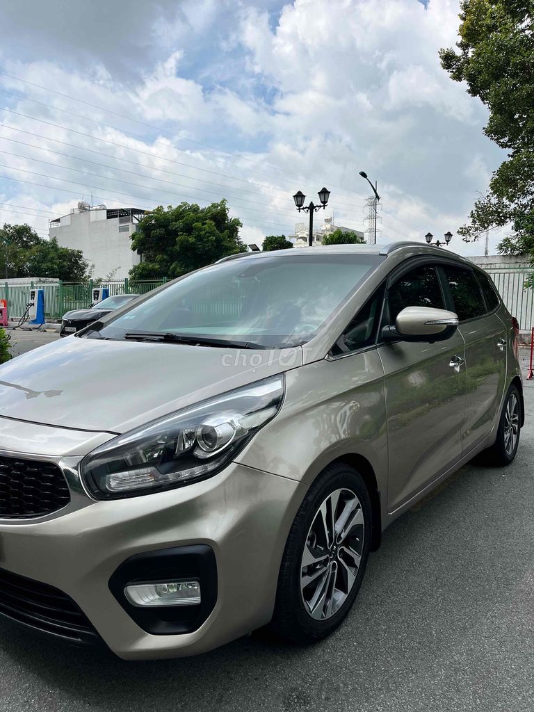 Kia Rondo - ảnh 2