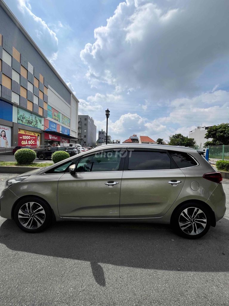 Kia Rondo - ảnh 3