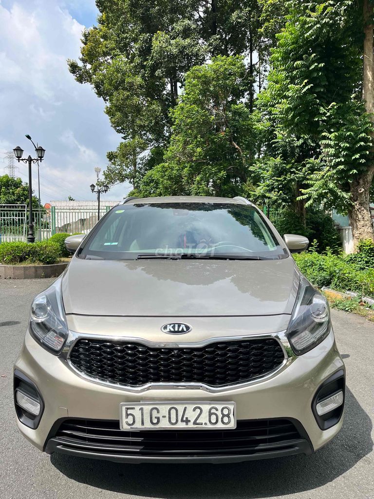 Kia Rondo - ảnh 4