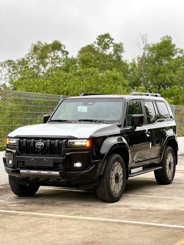 Toyota Land Cruiser Prado - ảnh 1