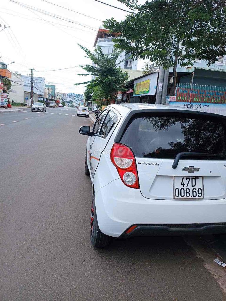Chevrolet Spark 2017 - ảnh 2