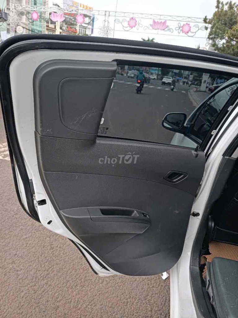 Chevrolet Spark 2017 - ảnh 5