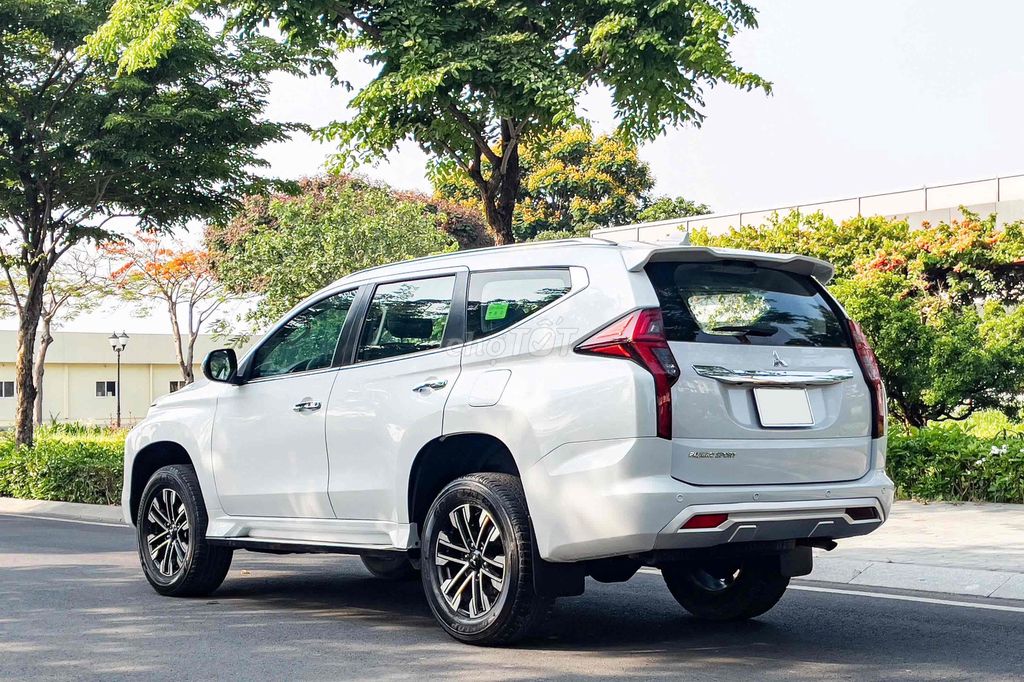 Mitsubishi Pajero Sport 2021 - ảnh 2