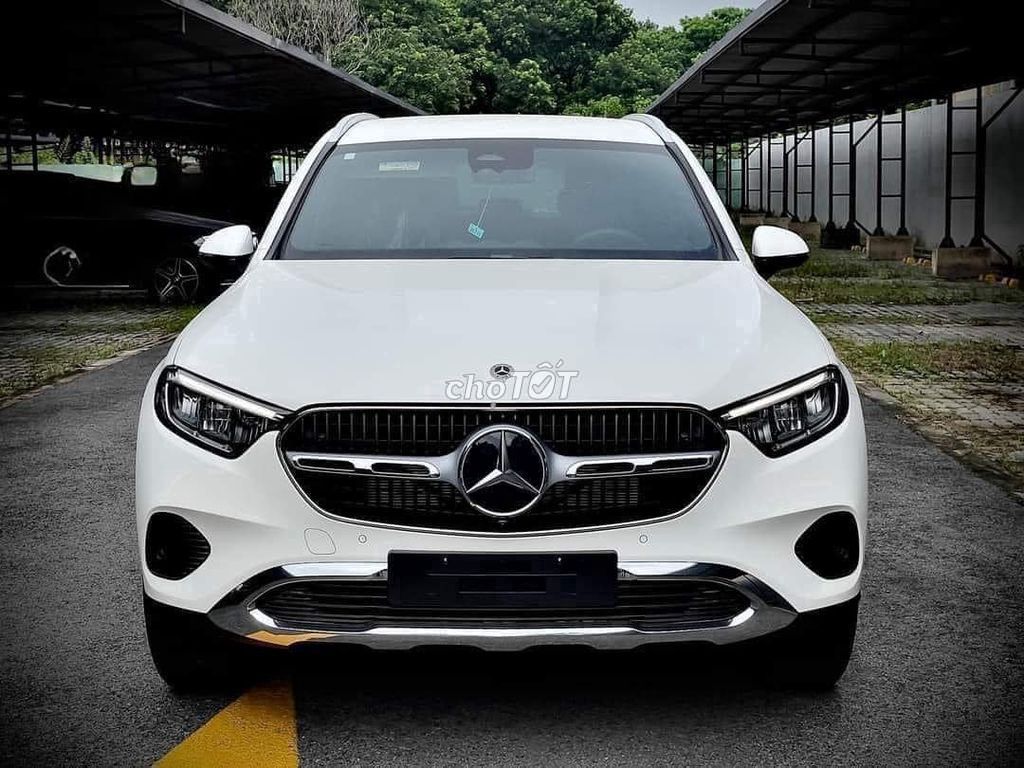Mercedes-Benz - ảnh 1