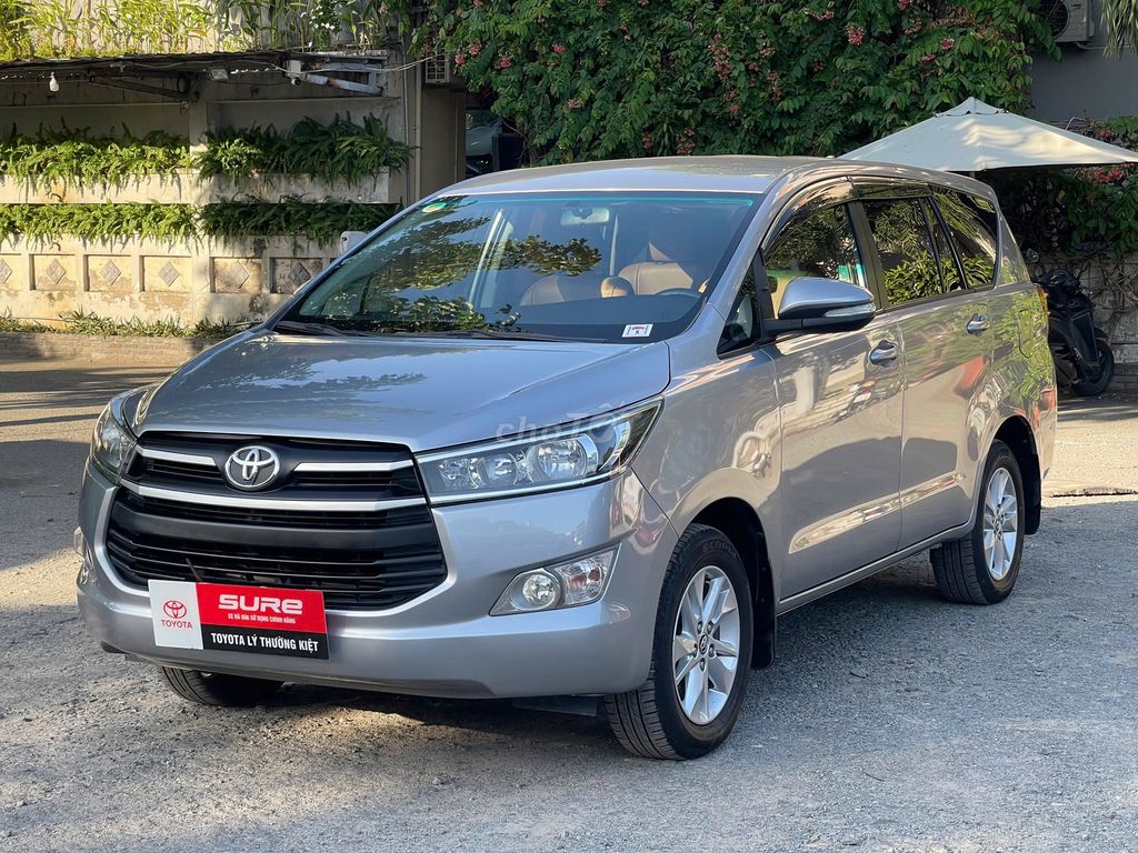 Toyota Innova 2.0E 2017 - ảnh 2