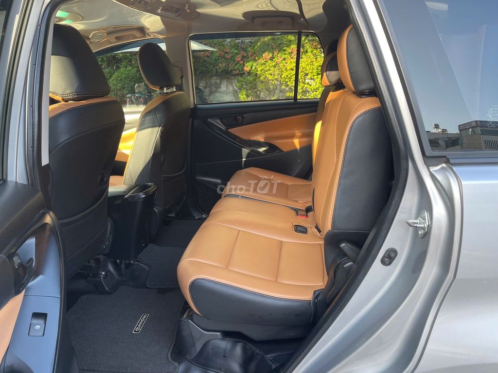 Toyota Innova 2.0E 2017 - ảnh 4