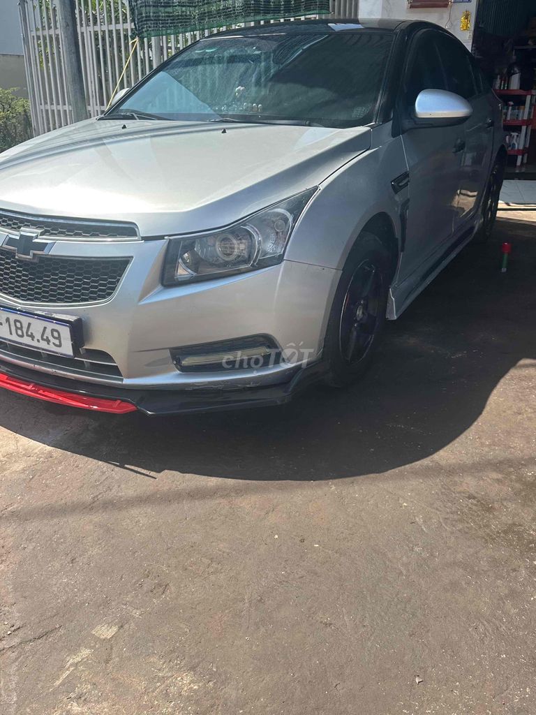 Chevrolet Cruze 2011 - ảnh 2