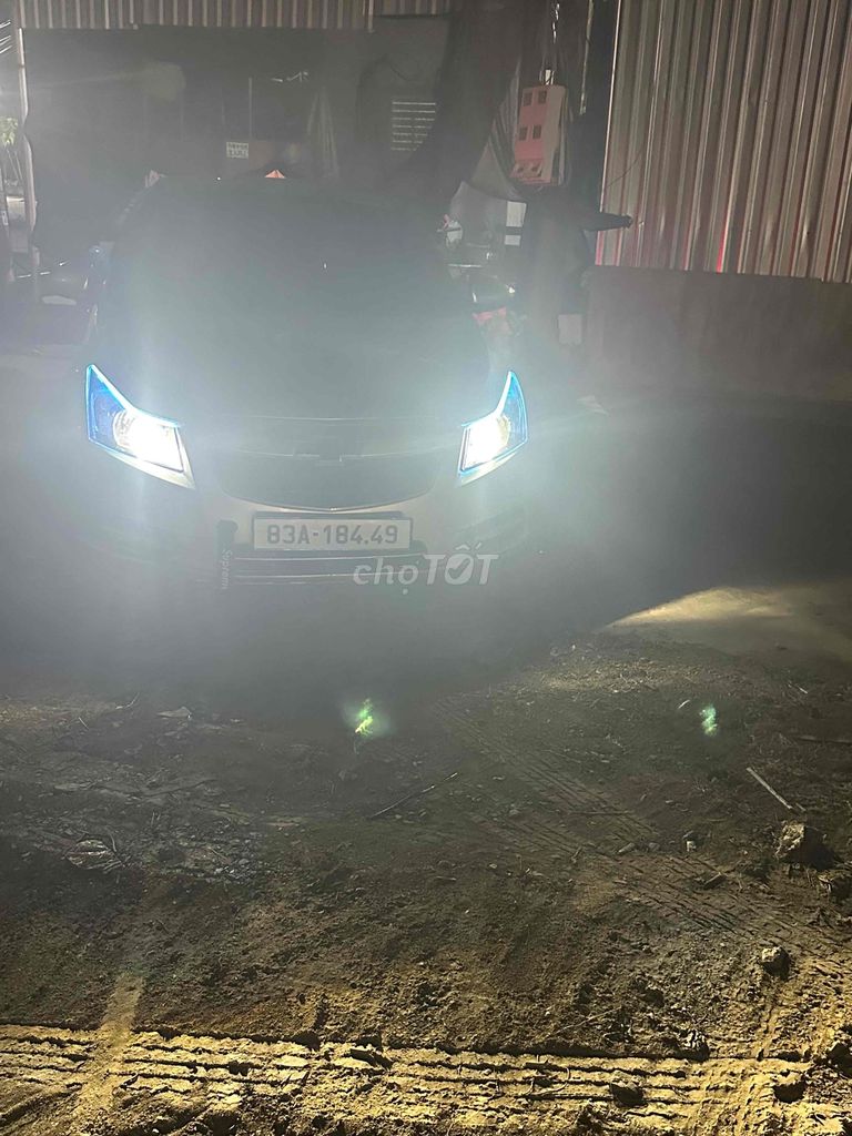 Chevrolet Cruze 2011 - ảnh 4