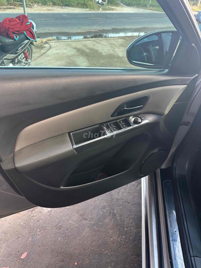 Chevrolet Cruze 2011 - ảnh 5
