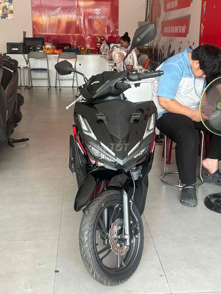 Honda Vario - ảnh 1