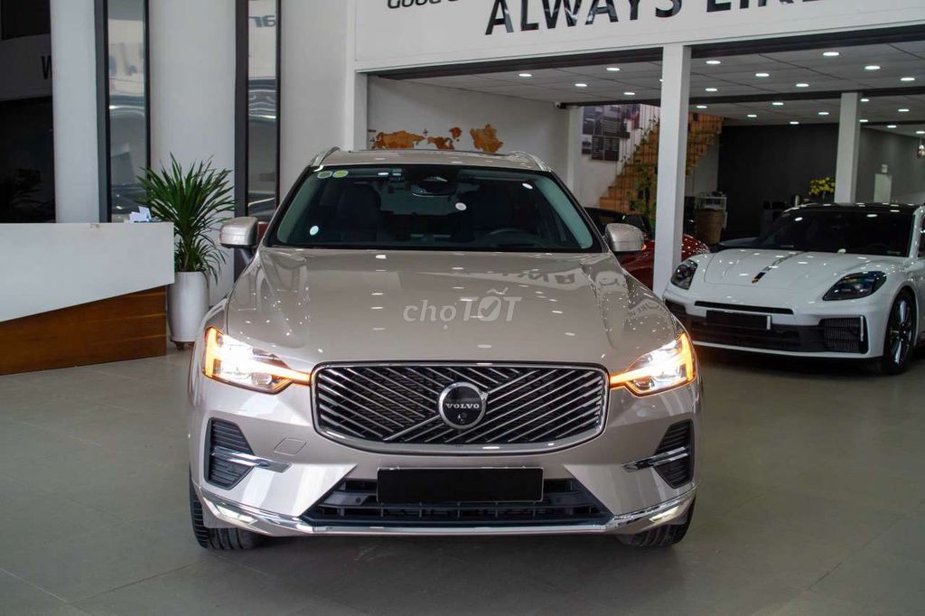 Volvo XC60 2025 - ảnh 1