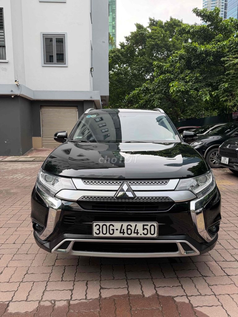 Mitsubishi Outlander 2020 - ảnh 1