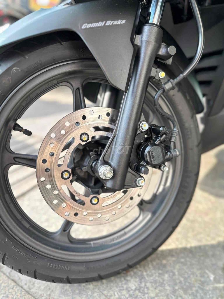 Honda Air Blade 2024 - ảnh 2