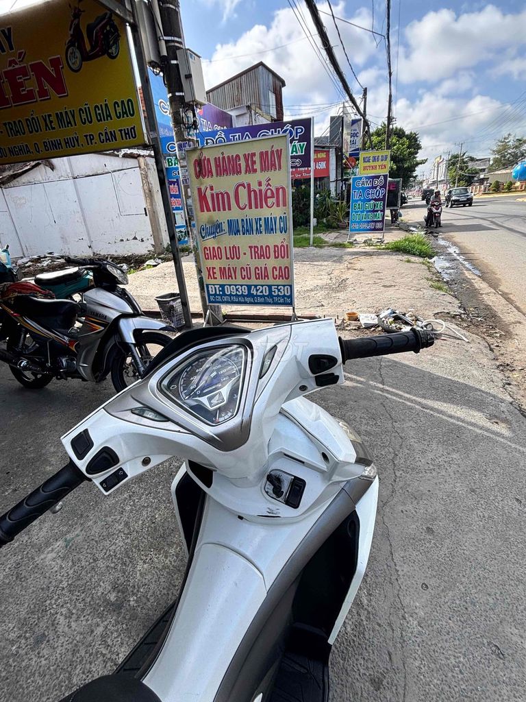 Honda Air Blade 2012 - ảnh 4