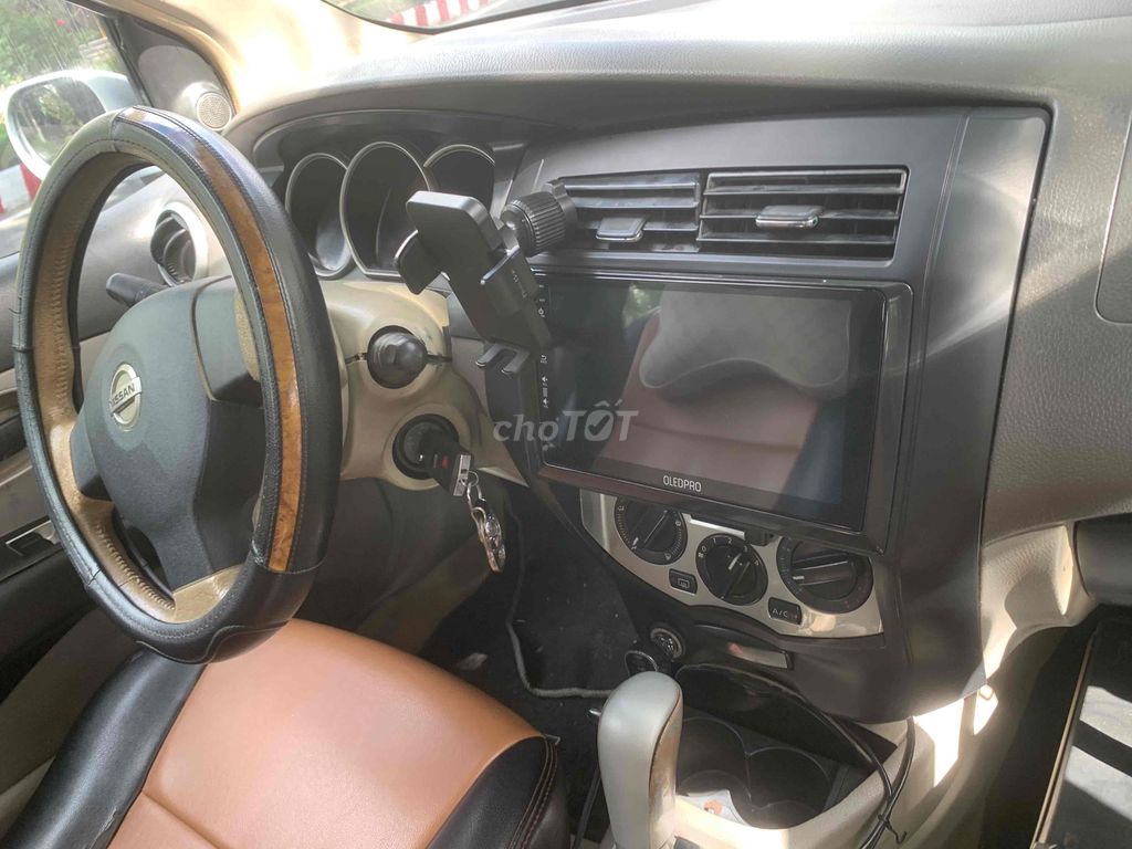 Nissan 2011 - ảnh 1