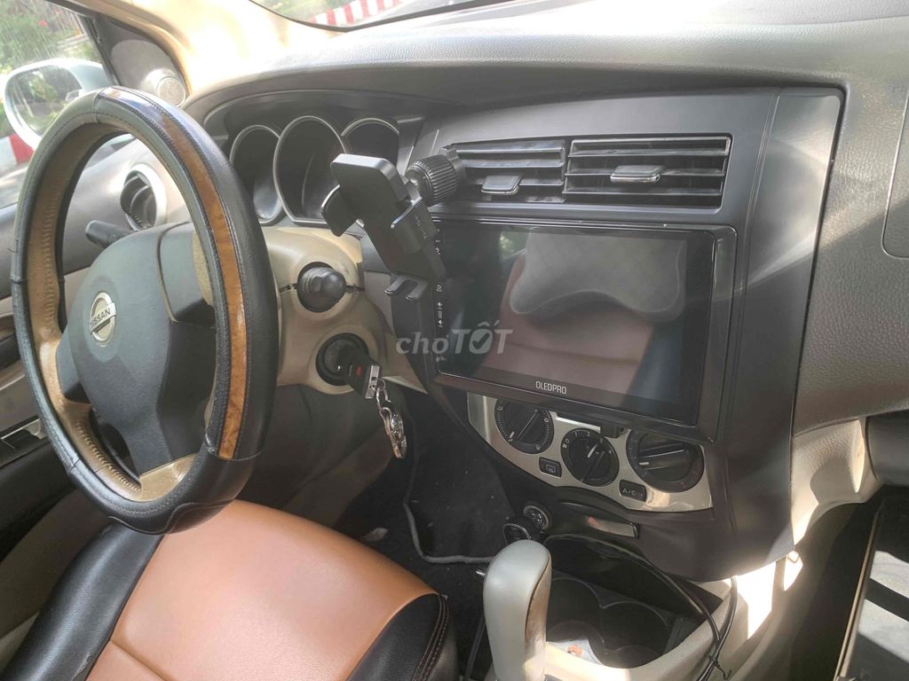 Nissan 2011 - ảnh 2