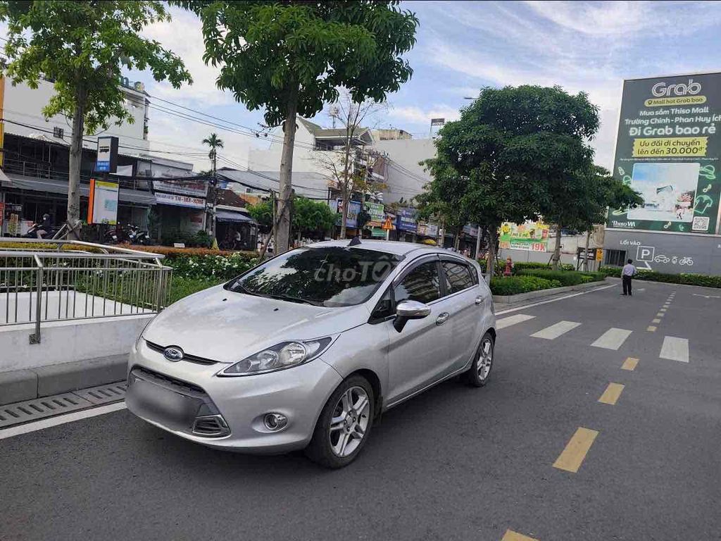 Ford Fiesta 2013 - ảnh 1
