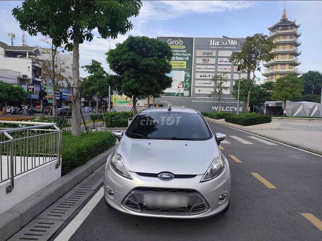 Ford Fiesta 2013 - ảnh 4