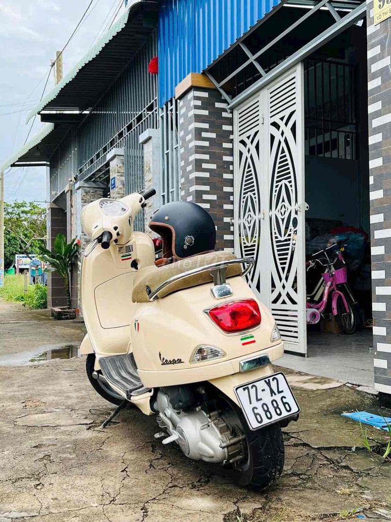 Piaggio Vespa 2011 - ảnh 1