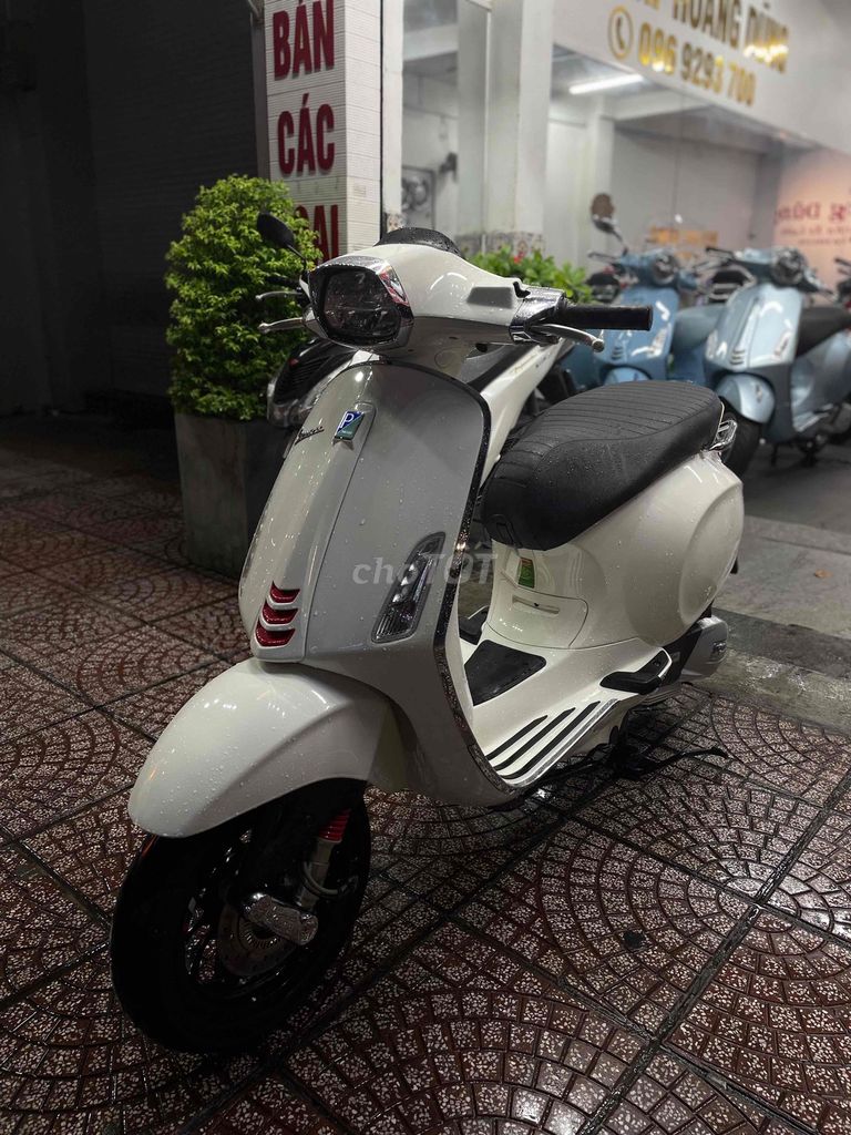 Piaggio Vespa 2022 - ảnh 1