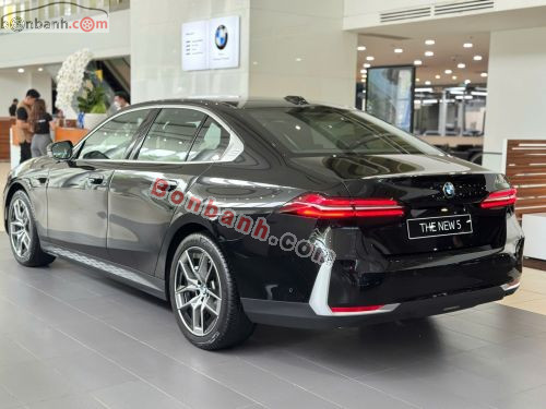 BMW 5 Series 2026 - ảnh 4