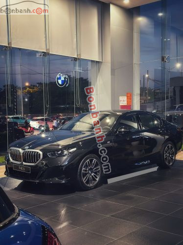 BMW 5 Series 530i M Sport 2025 - ảnh 1