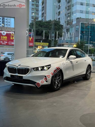 BMW 5 Series 2025 - ảnh 2