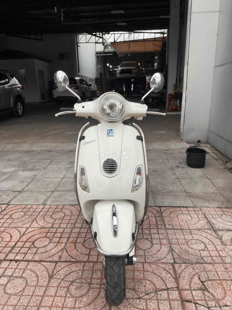 Piaggio Vespa 2012 - ảnh 1