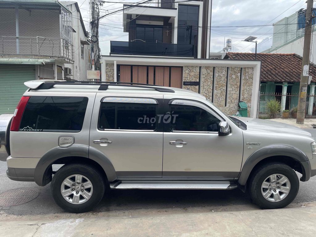 Ford Everest 2008 - ảnh 2