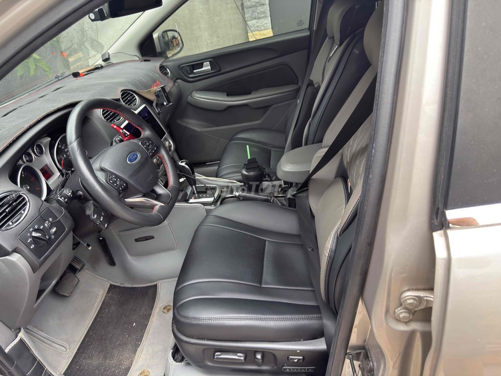Ford Focus 2010 - ảnh 5