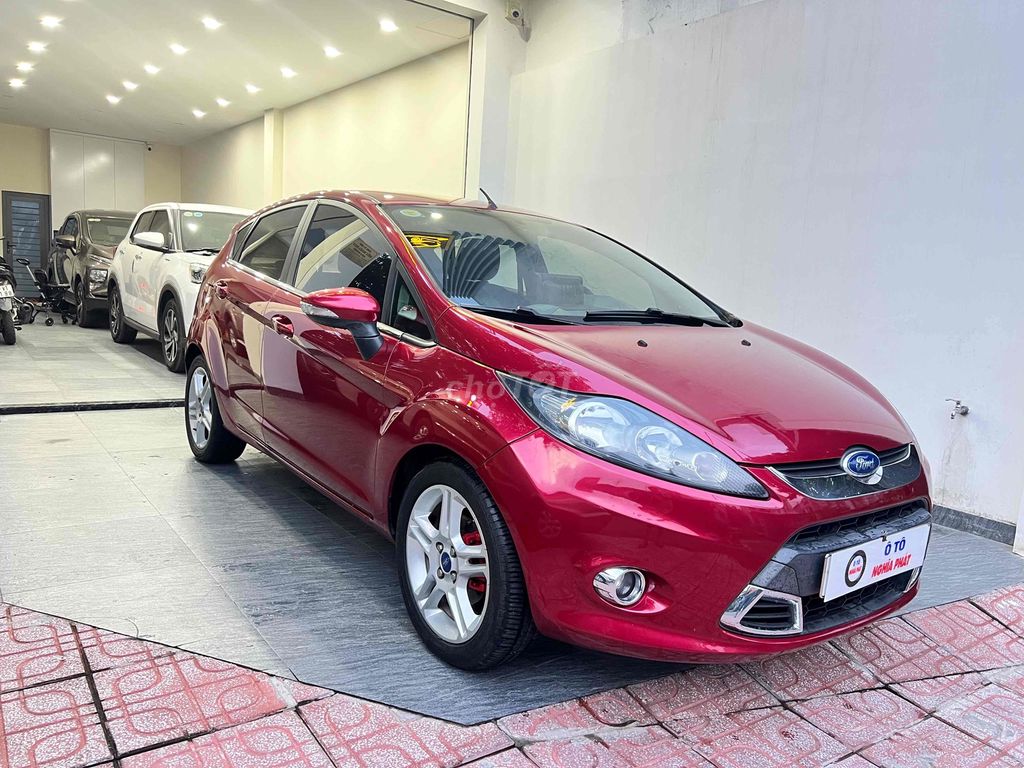 Ford Fiesta 2012 - ảnh 2
