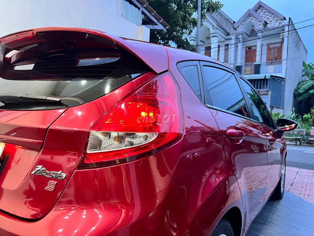 Ford Fiesta 2012 - ảnh 5