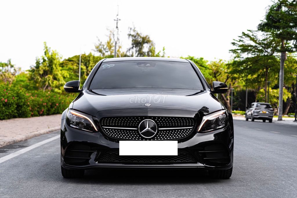 Mercedes-Benz 2021 - ảnh 1