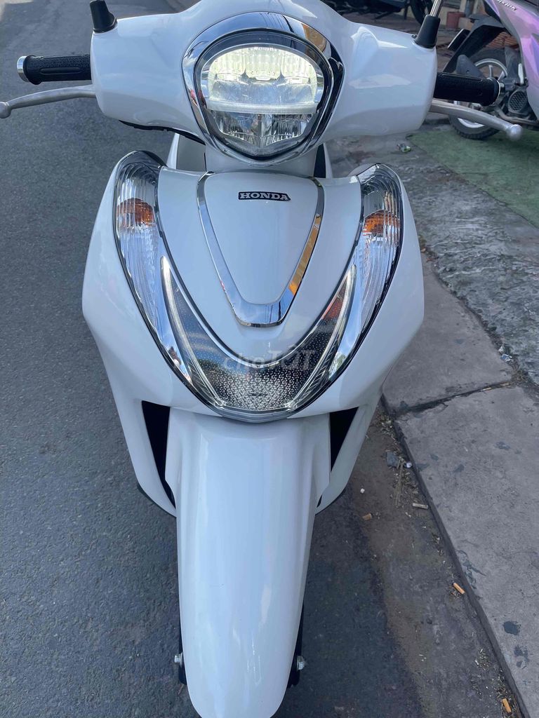 Honda SH Mode 2023 - ảnh 1