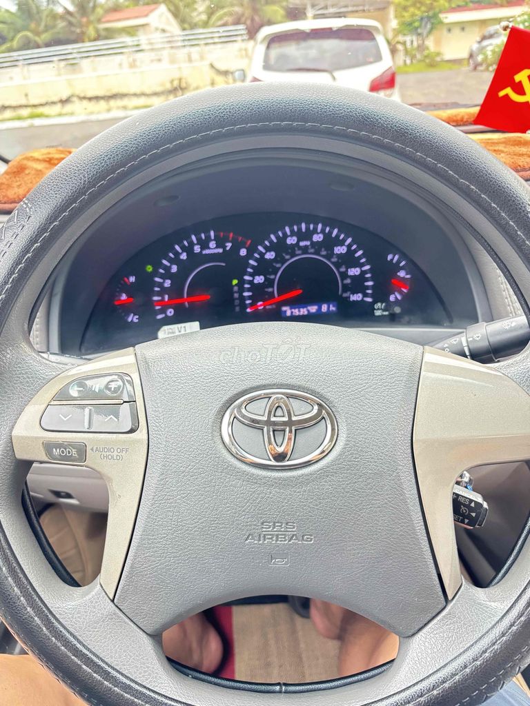 Toyota Camry 2010 - ảnh 2