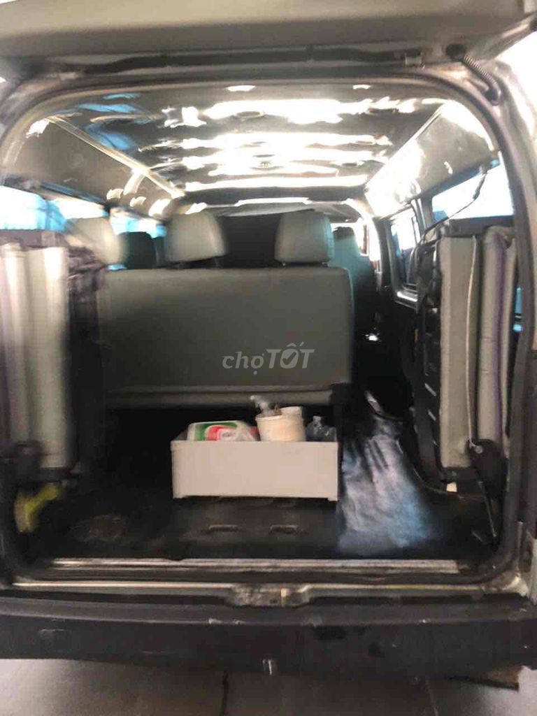 Toyota Hiace 2011 - ảnh 5