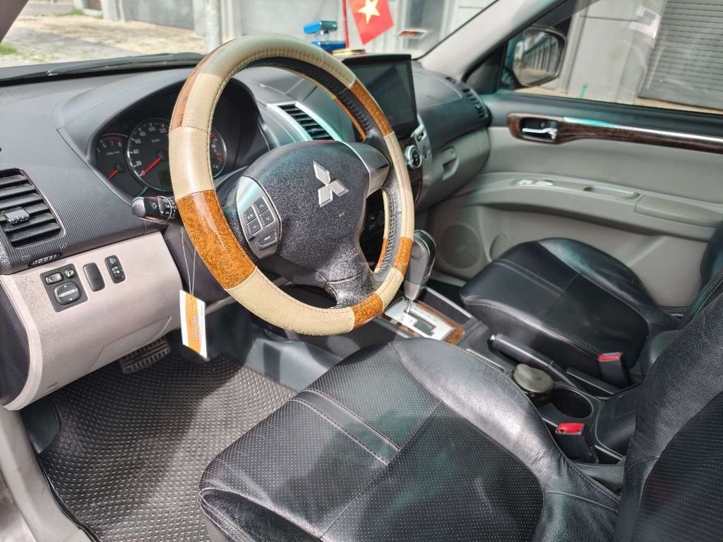 Mitsubishi Pajero Sport 2012 - ảnh 3