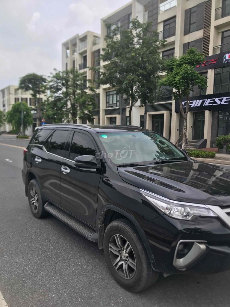 Toyota Fortuner - ảnh 5
