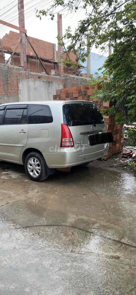 Toyota Innova - ảnh 1