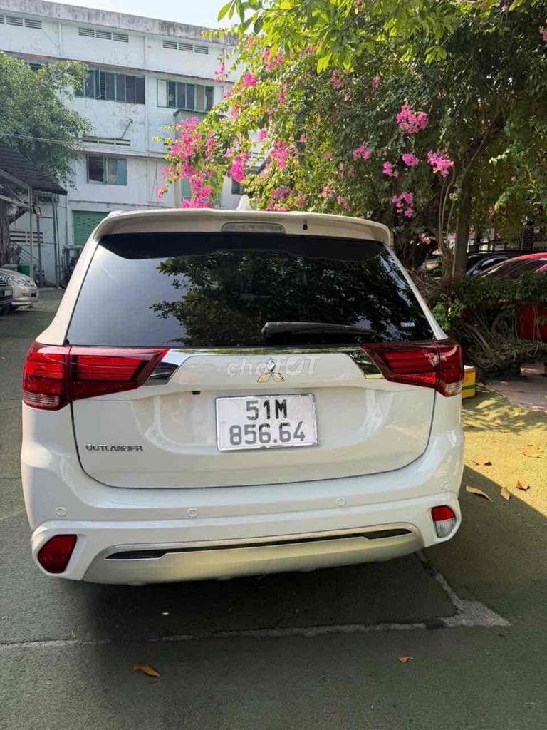 Mitsubishi Outlander 2022 - ảnh 3