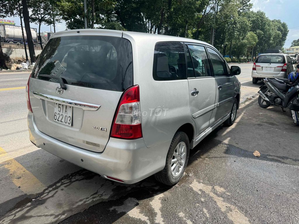 Toyota Innova 2013 - ảnh 2