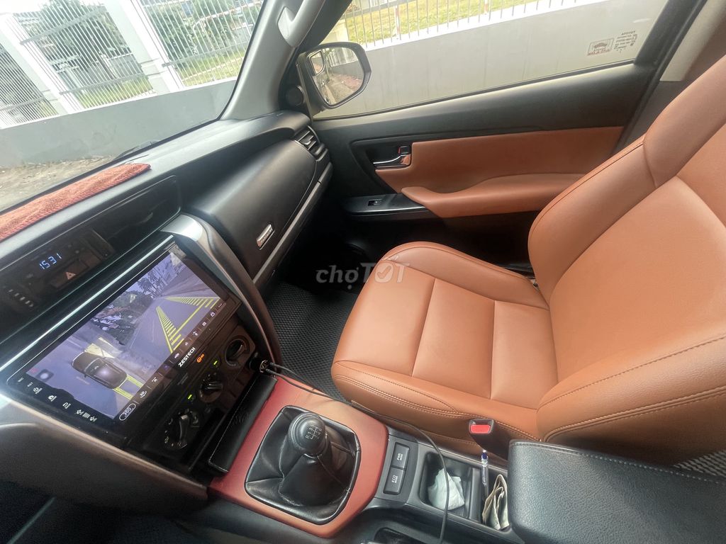 Toyota Fortuner - ảnh 3