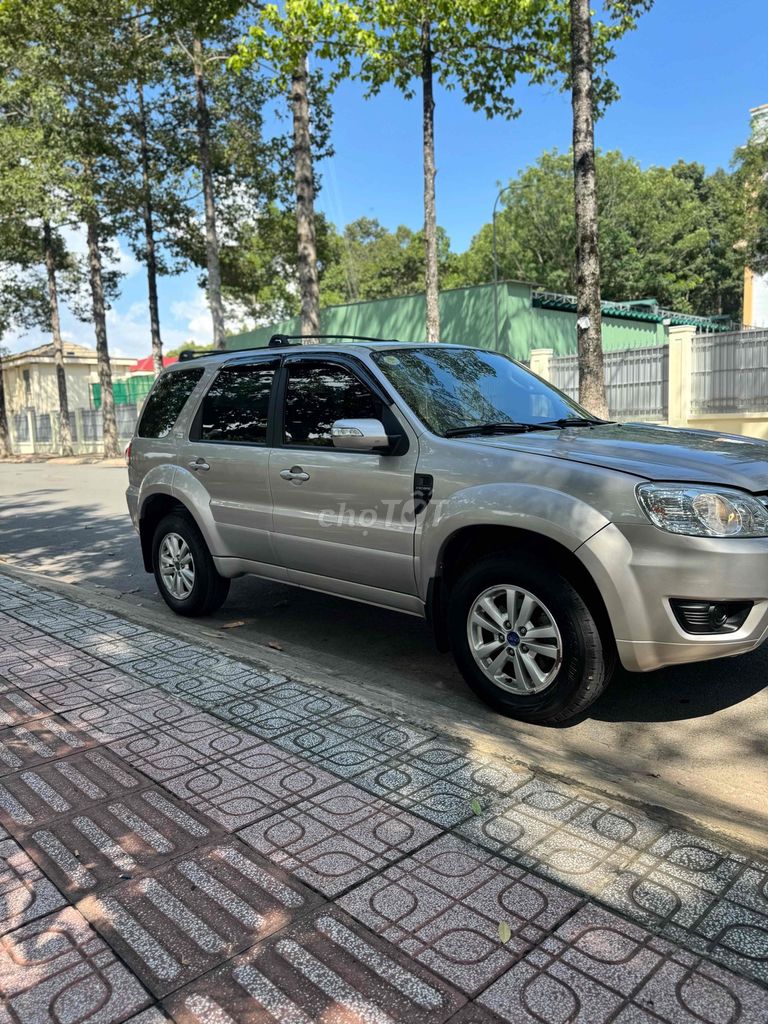 Ford Escape 2010 - ảnh 2