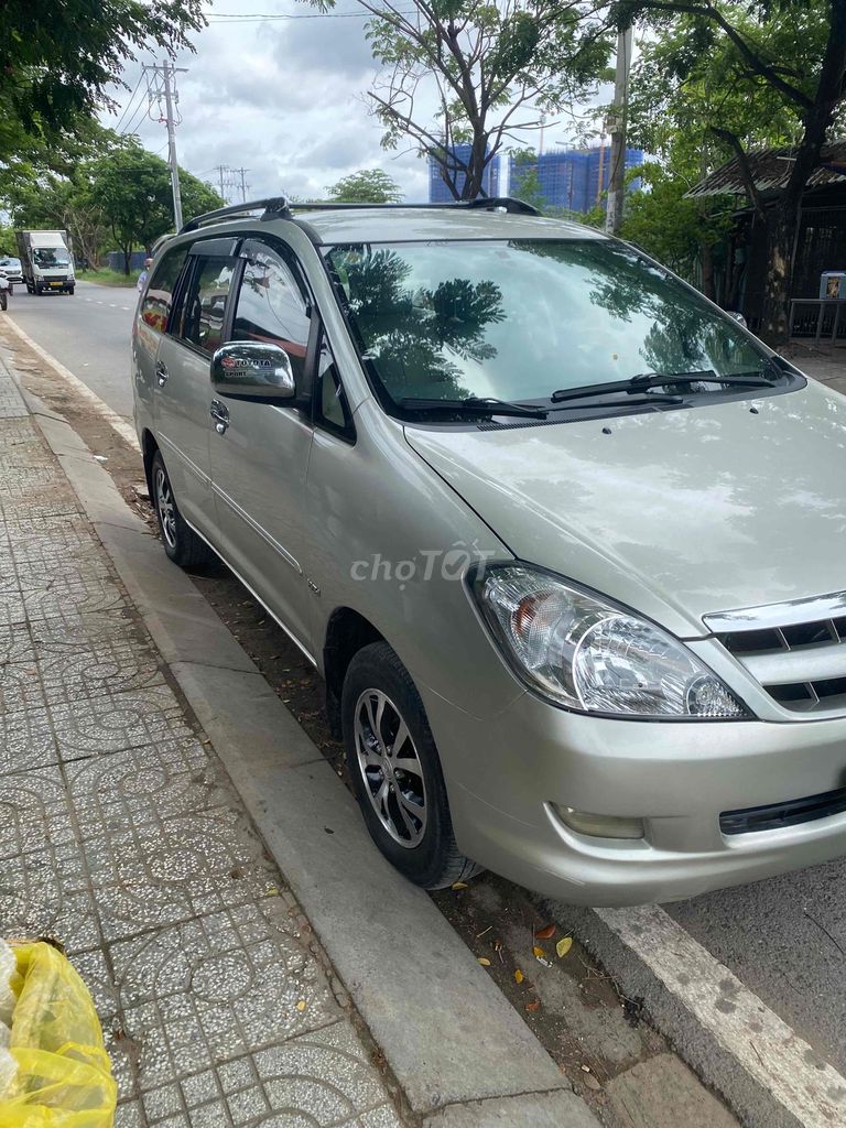 Toyota Innova 2006 - ảnh 3
