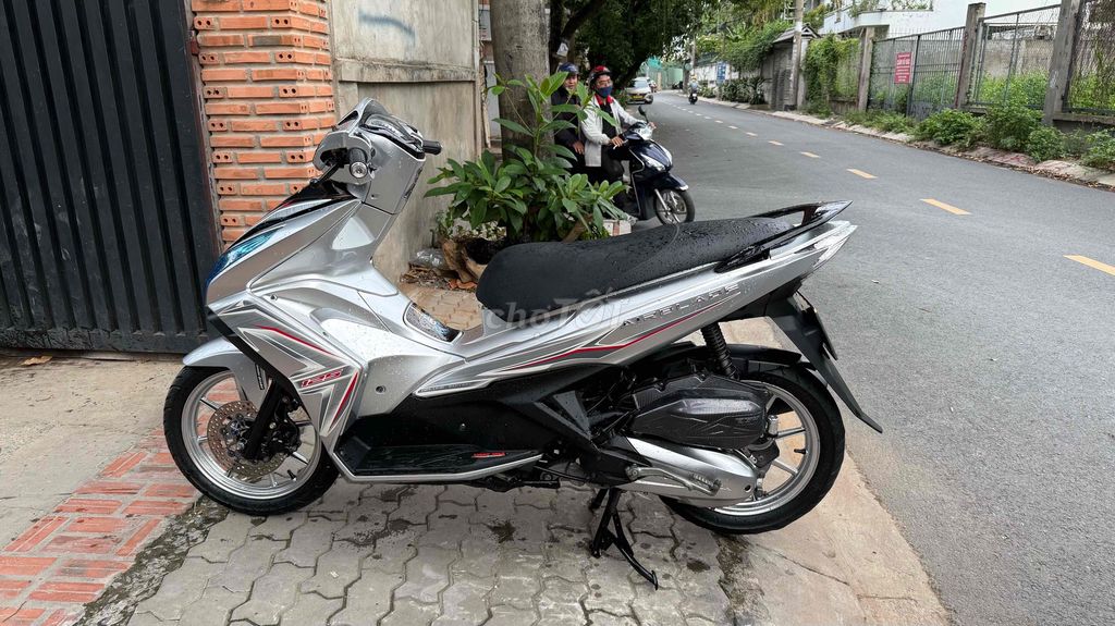 Honda Air Blade 2015 - ảnh 4