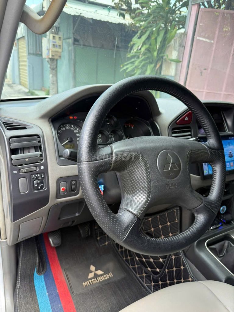 Mitsubishi 2004 - ảnh 4